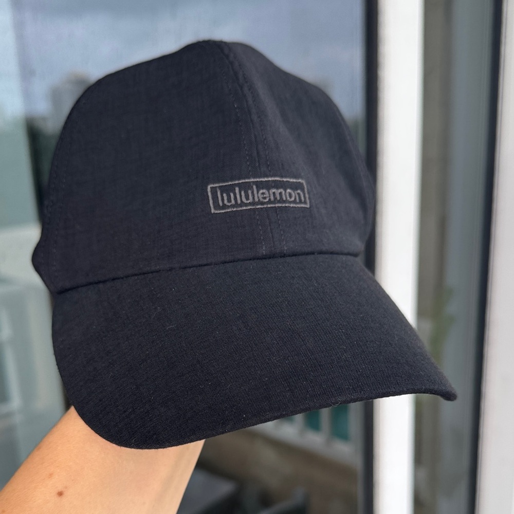 Lululemon NEW black CAP $38